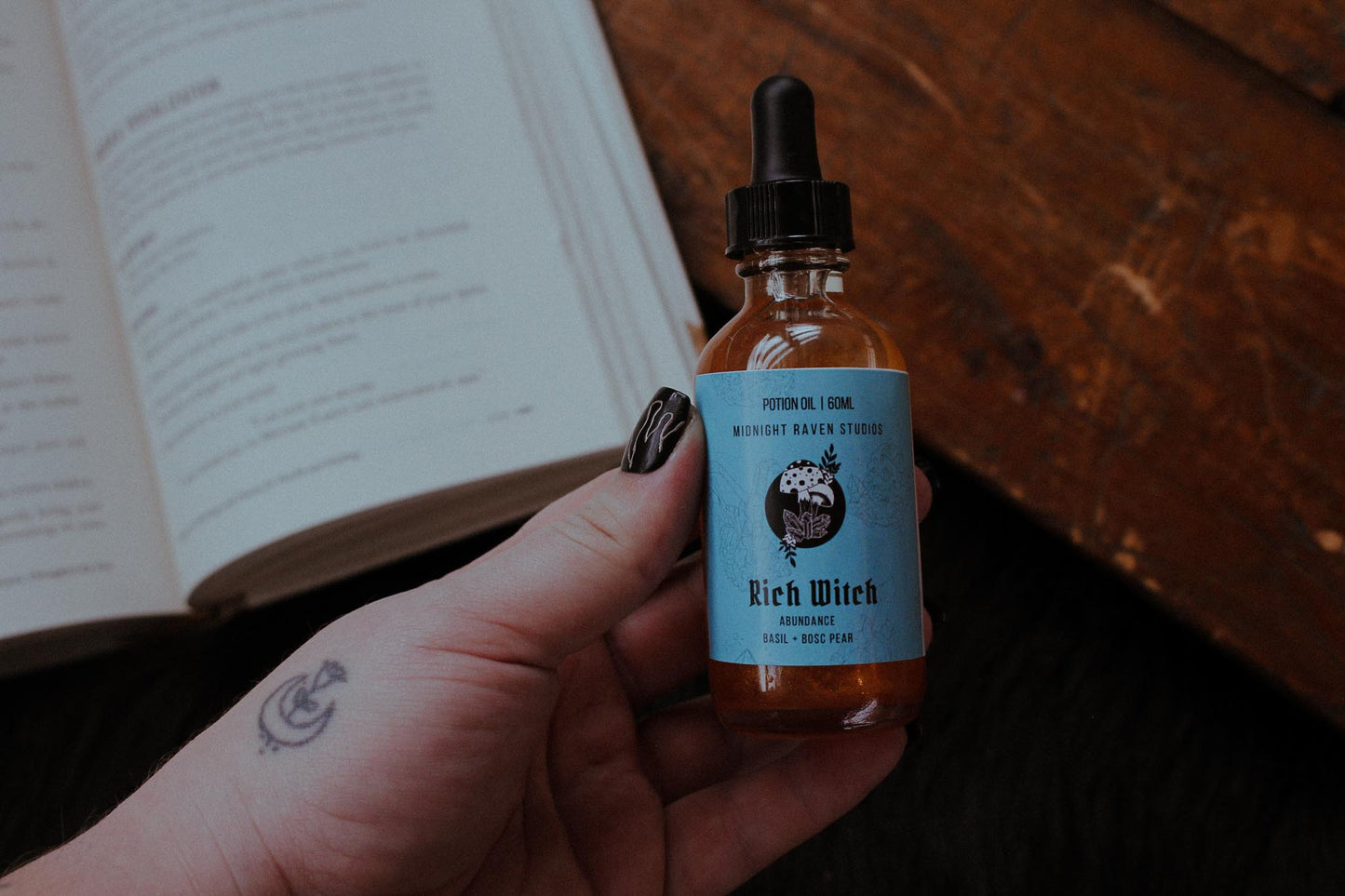 Rich Witch Potion Oil - Basil and Bosc Pear