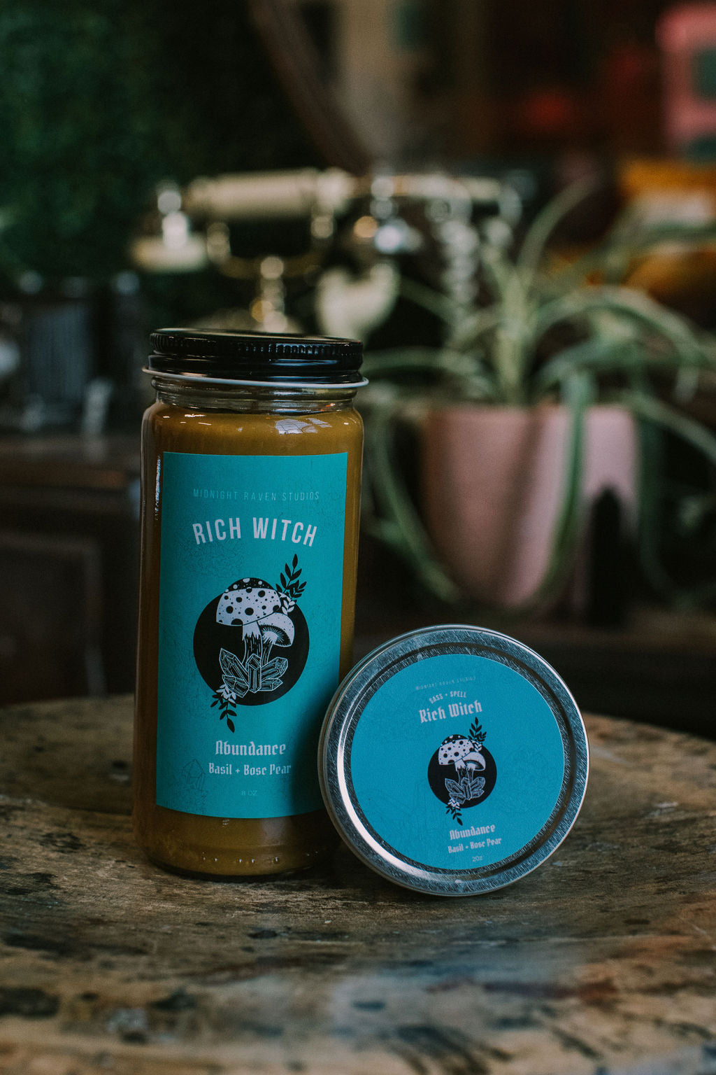 Rich Witch Manifestation Candle - Basil and Bosc Pear