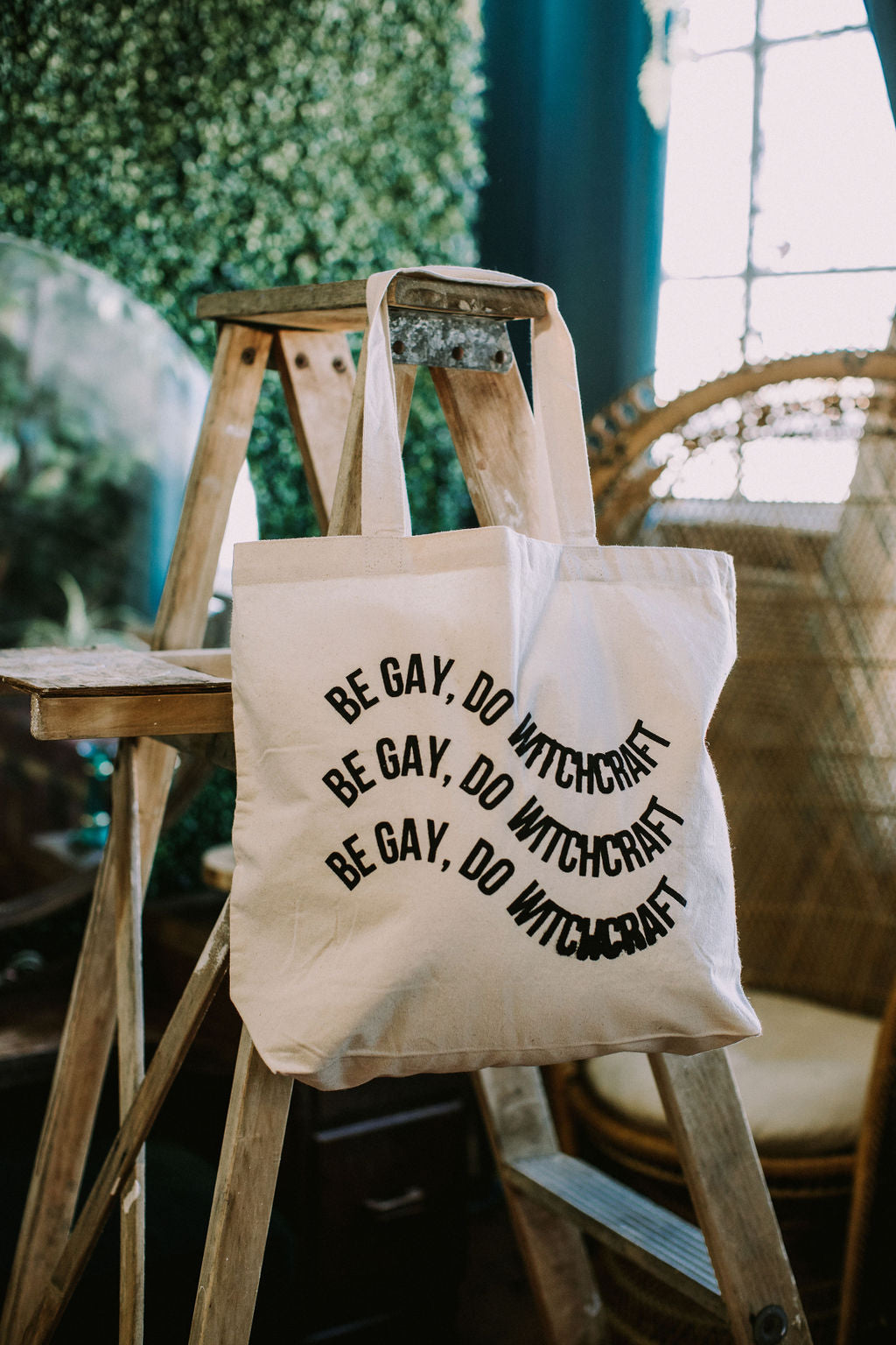 Be Gay do Witchcraft Tote Bag
