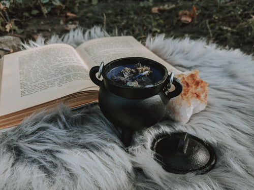 Intuition Cauldron Candle