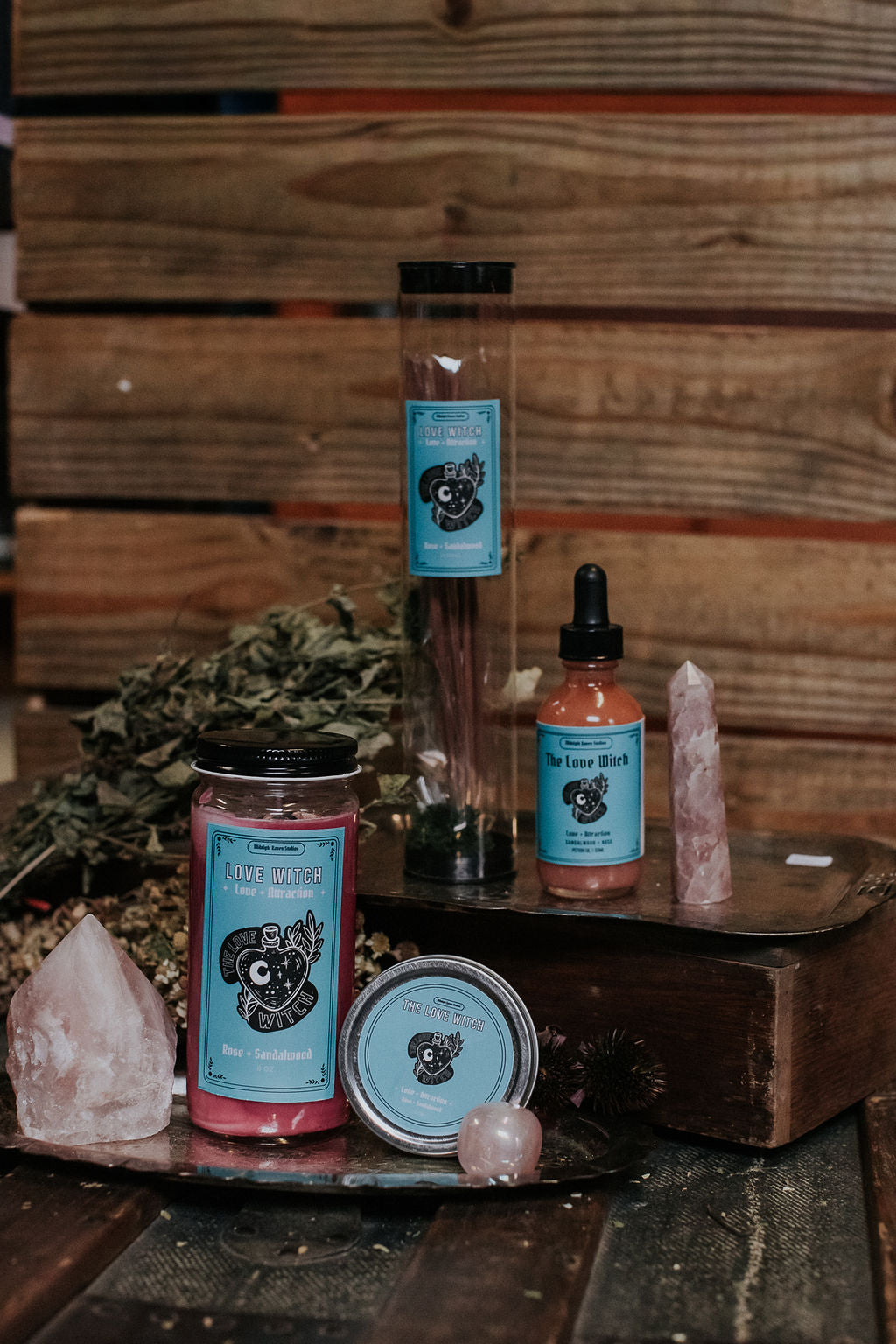 Love Witch Manifestation Candle - Rose and Sandalwood